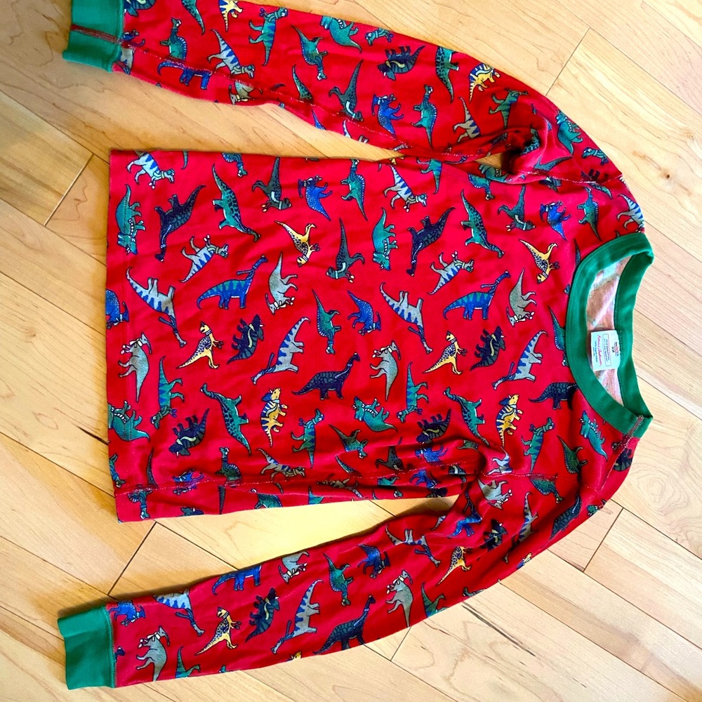 ORGANIC 100% cotton pajama top from Hanna Andersson, dinosaur design.